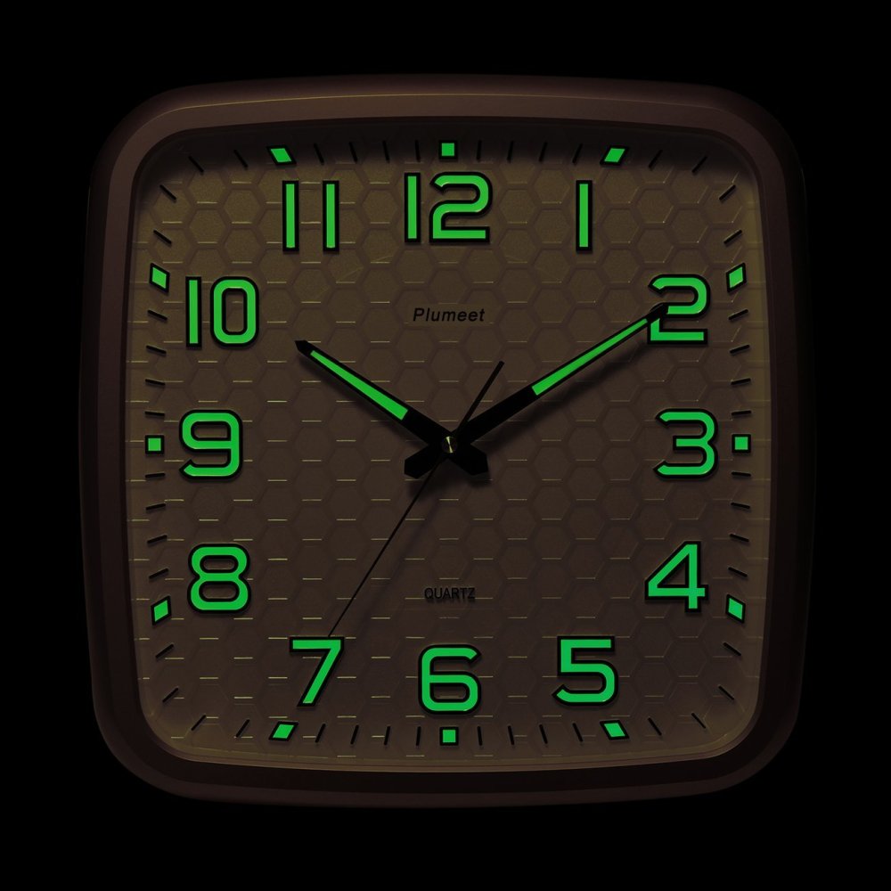 Будильник с подсветкой циферблата