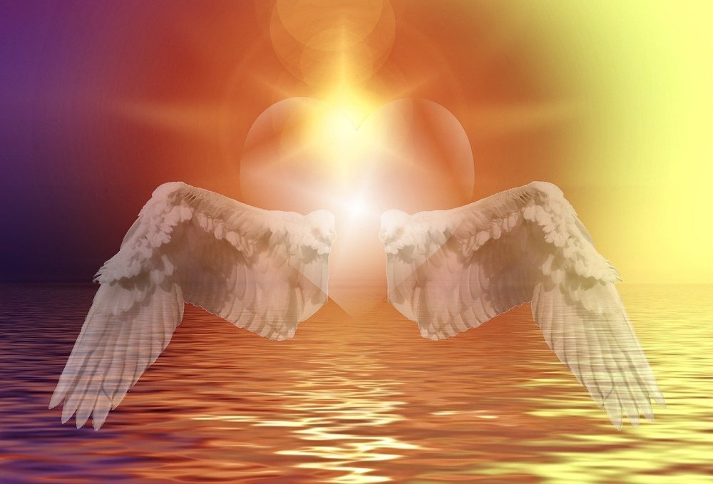 Крылья ангела акварелью