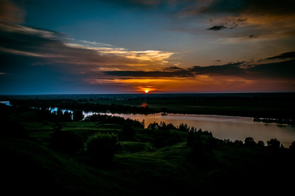 Сергей Есенин в русской рубахе