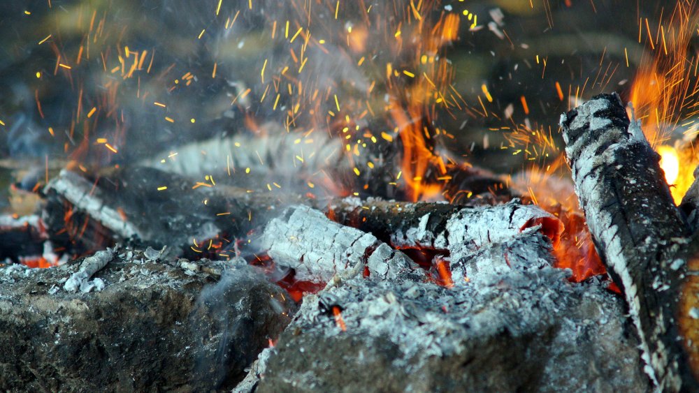 Горящие угли