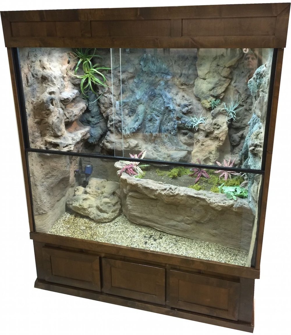 Двухэтажный террариум