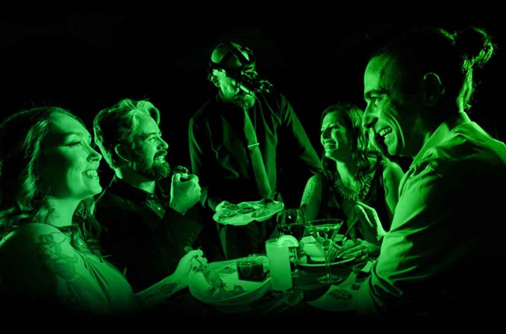 Ресторан в темноте Москва