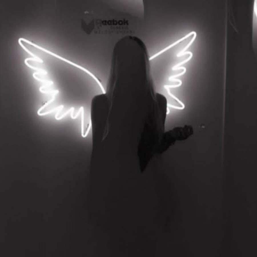 Девочка в темноте