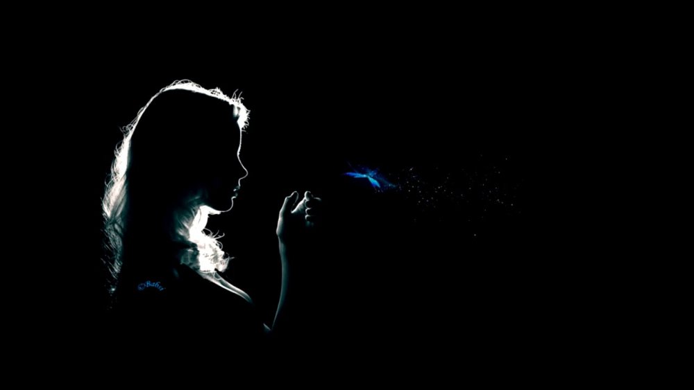 Минимализм на черном фоне