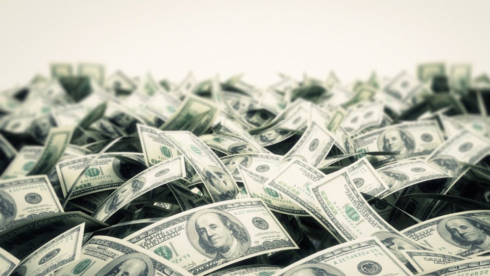 Много долларов