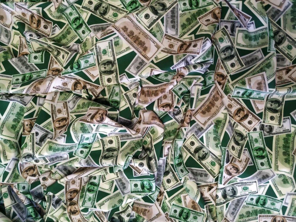 Гора денег