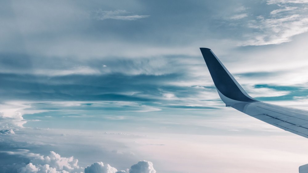 Иллюминатор самолета