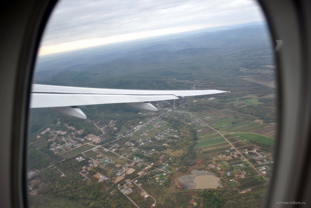 Боинг 737-800 место 32 вид из иллюминатора