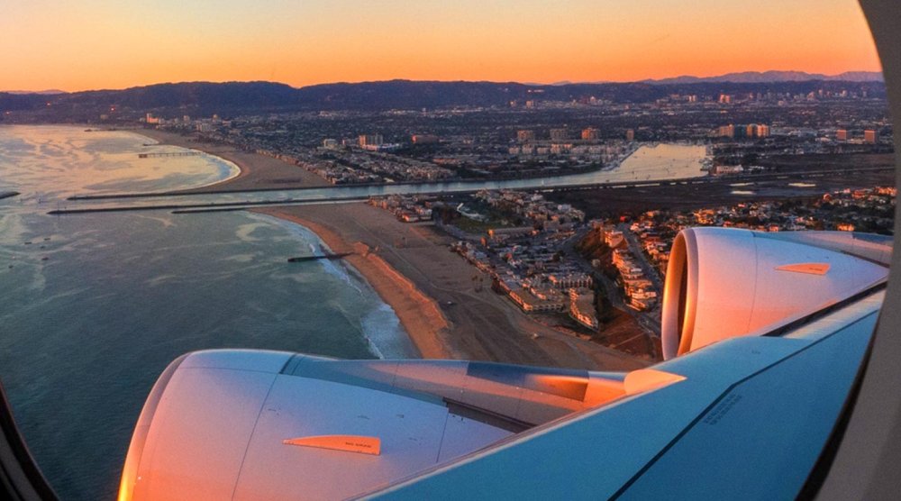 Ночной вид из окна самолета