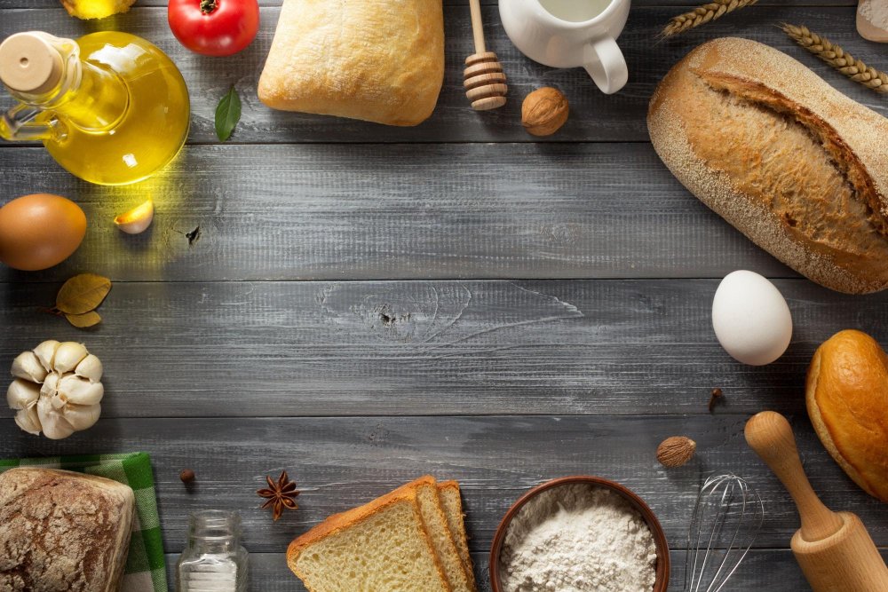 Хлеб на столе вид сверху