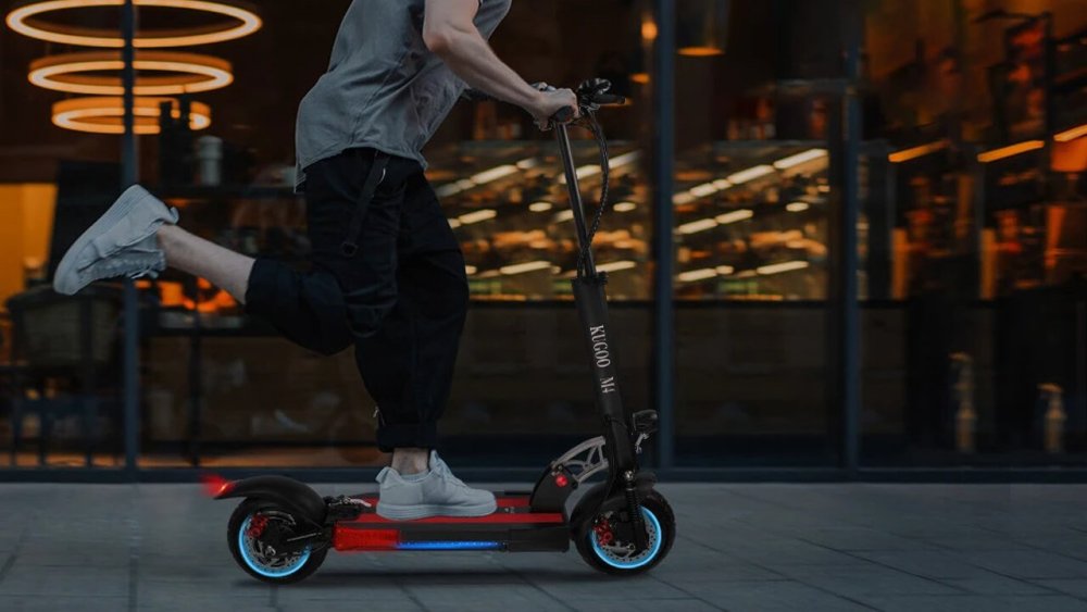 Самокат ночью