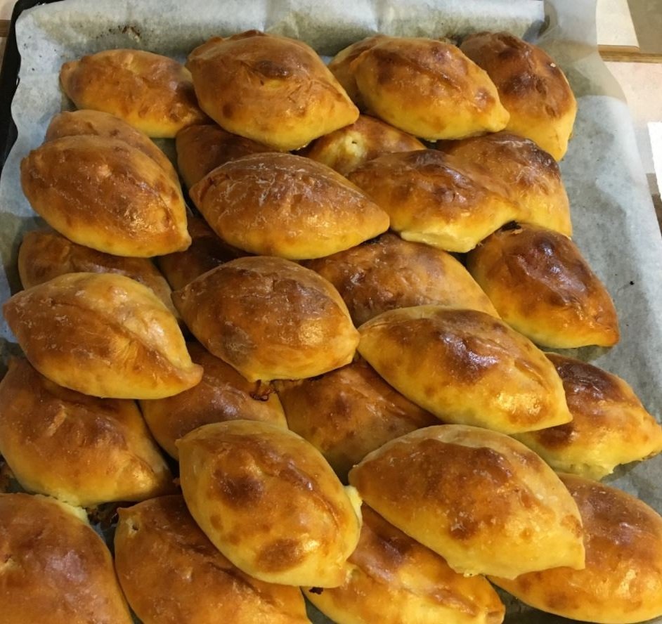 Выпечка пирожки жареные