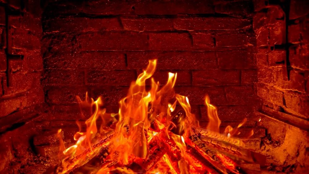 Горящий камин на рабочий стол анимация