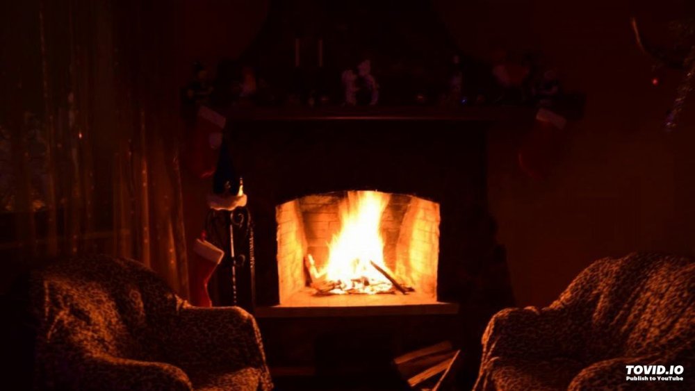 Кресло у камина