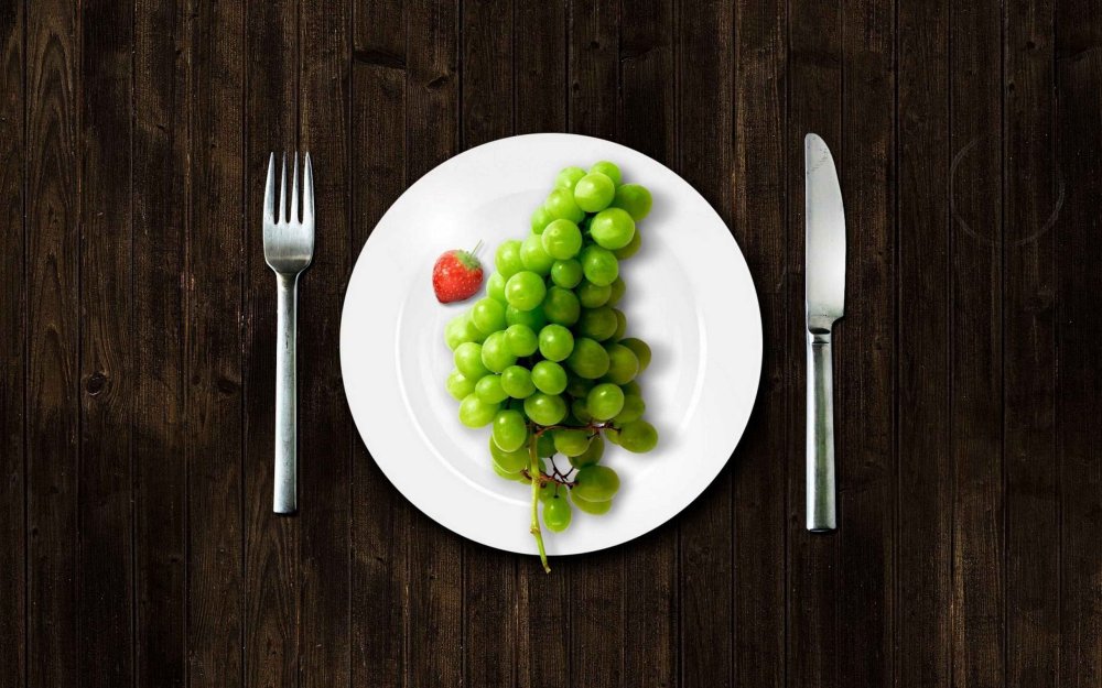 Иллюстрация тарелка с вилкой и ножом