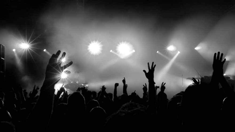 Рок концерт сцена