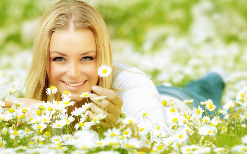 Девушка солнце радость