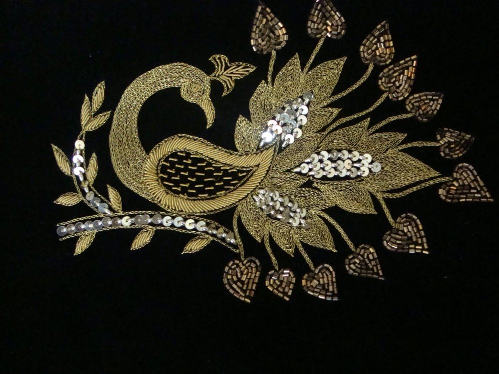 Вышивка бисером по бархату