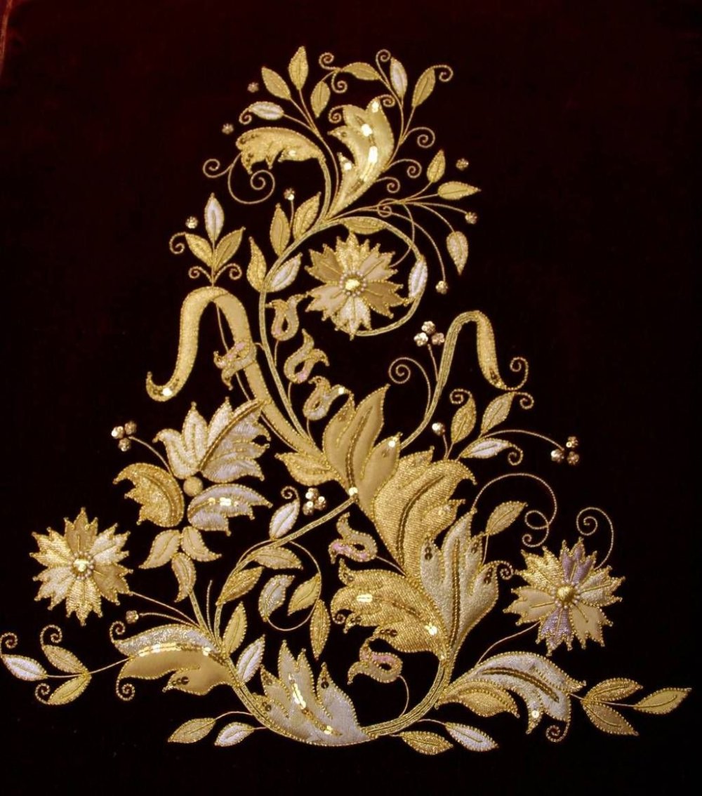 Сумочка с фермуаром черная вышитая