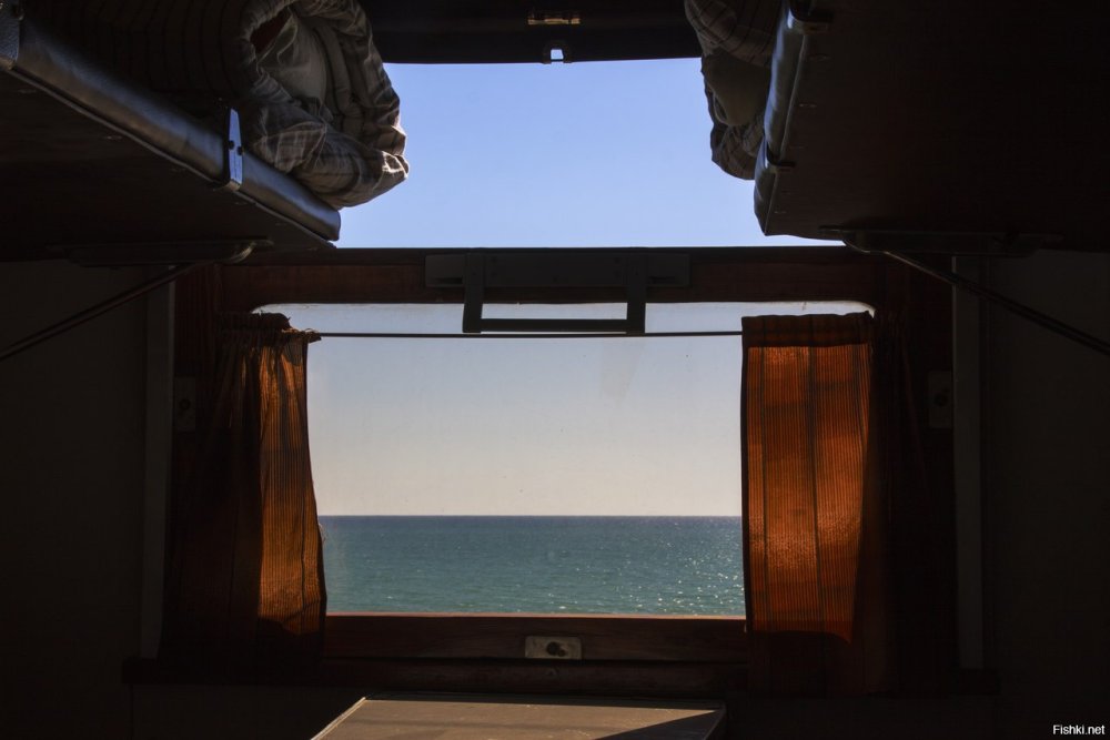 Купе поезда ночью