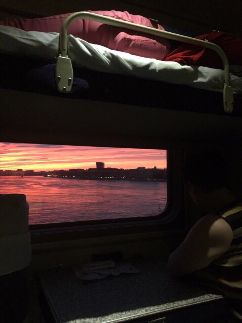 Окно поезда на прозрачном фоне