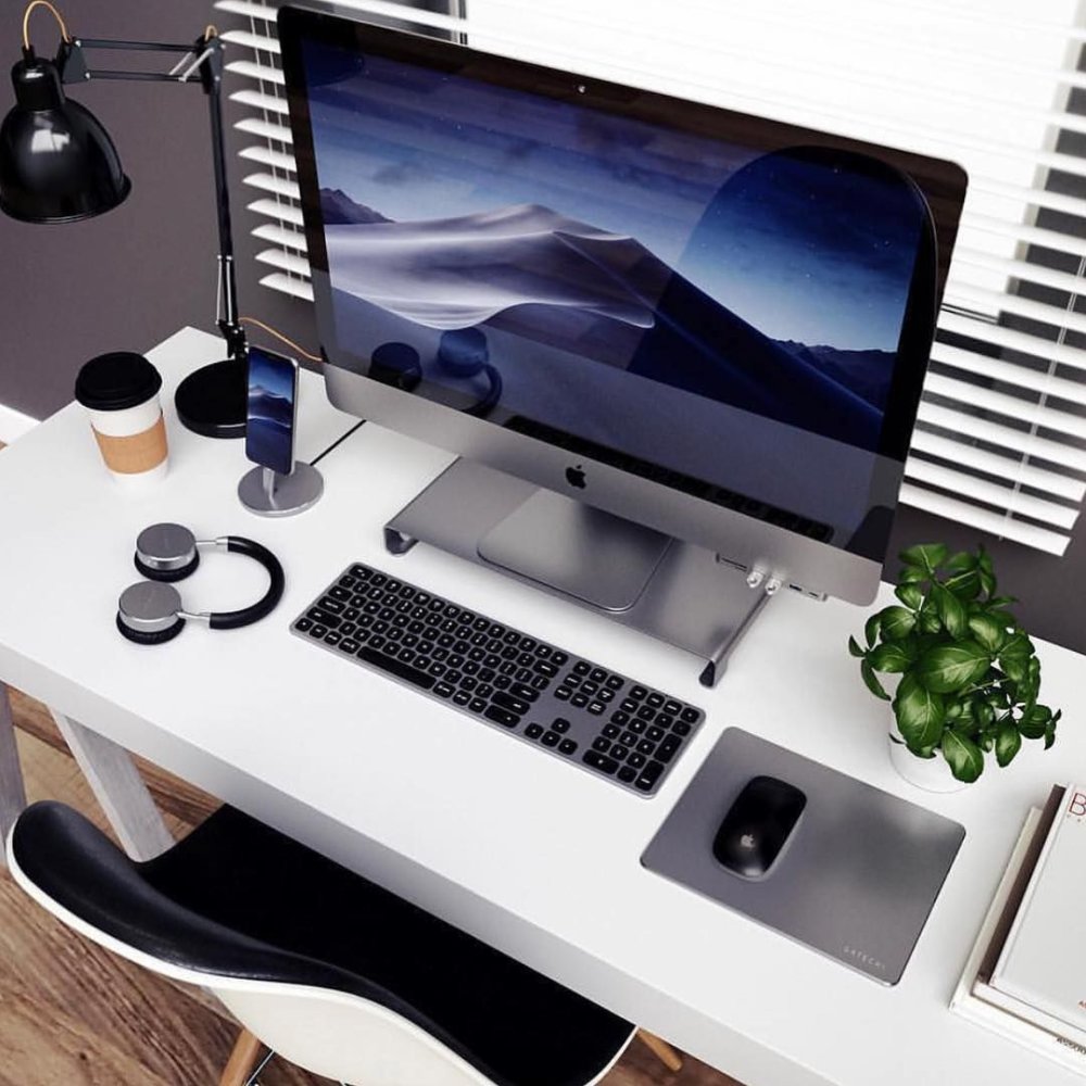 IMAC Desk Setup