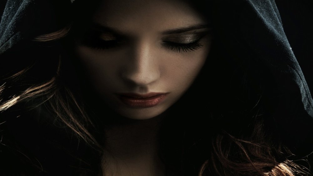 Ведьма с черными глазами