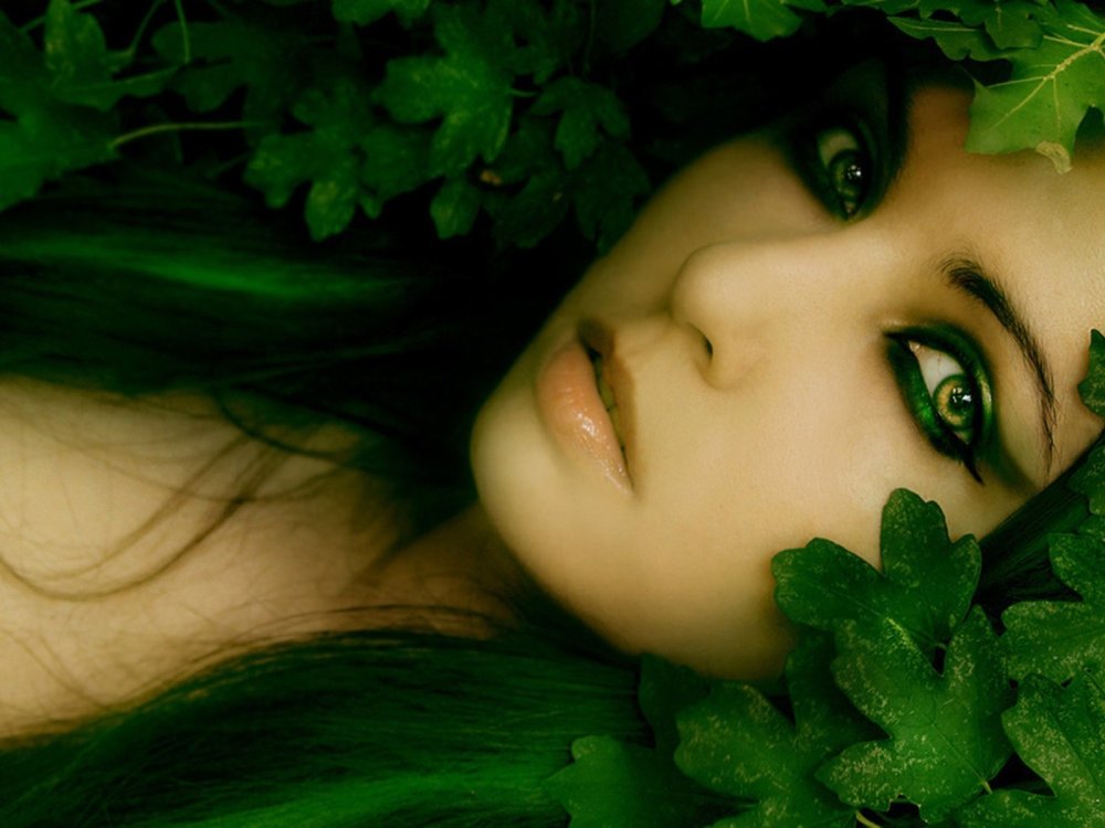 Зелёные глаза у женщин