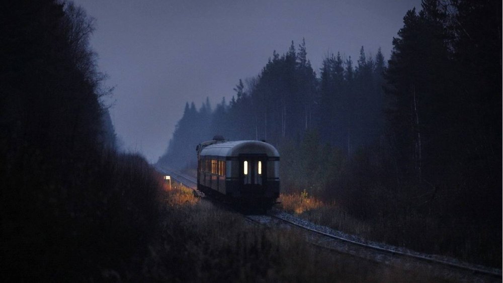 Аниме девушка в автобусе