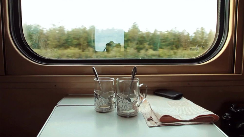 Красивый пейзаж из поезда