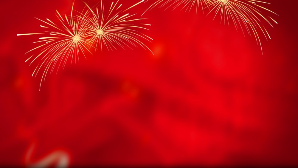 Салют на черном фоне