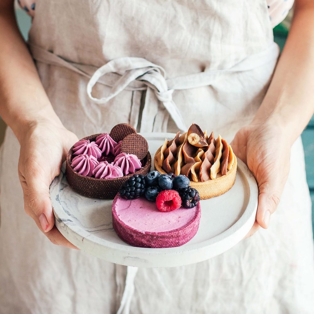 Девушка кондитер