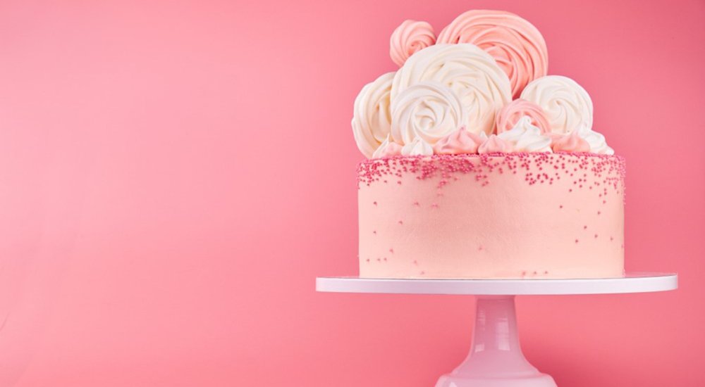 Тортики розовые на розовом фоне