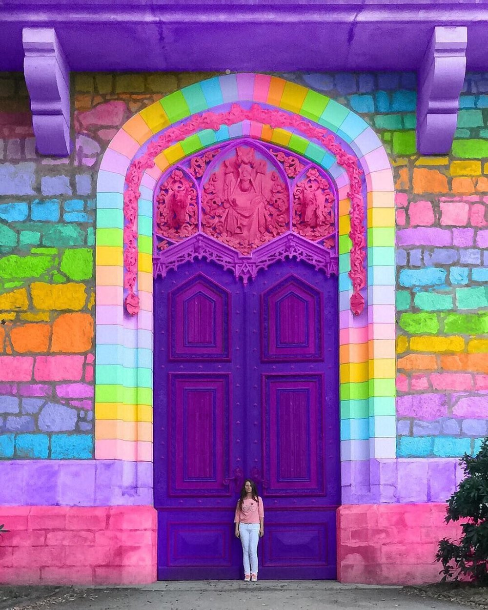 Закрытая дверь