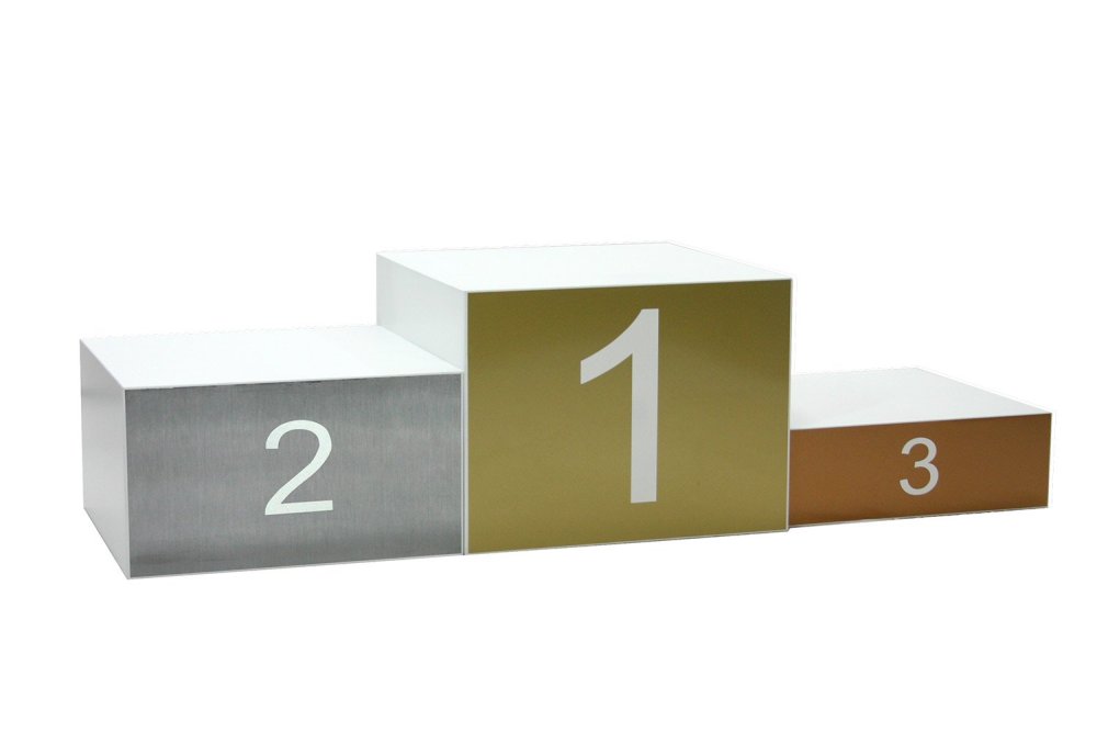 Второе место пьедестал