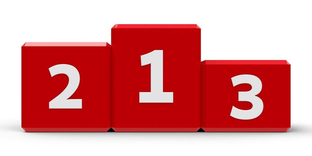 Пьедестал почета из дерева