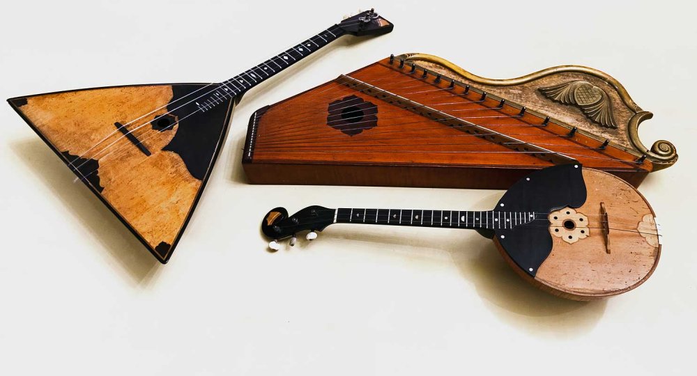 Натюрморт с баяном