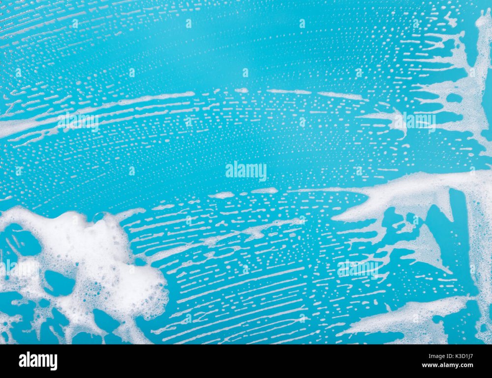 Пена на голубом фоне