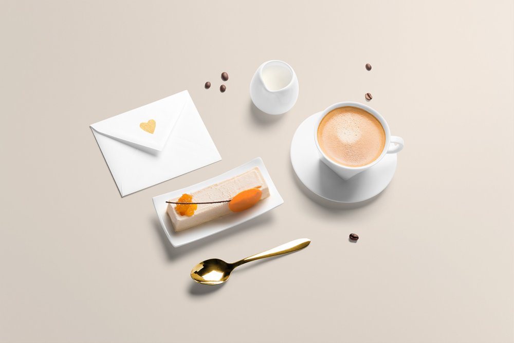 Мокап стол с кофе