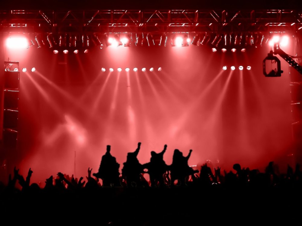 Концертный зал сцена