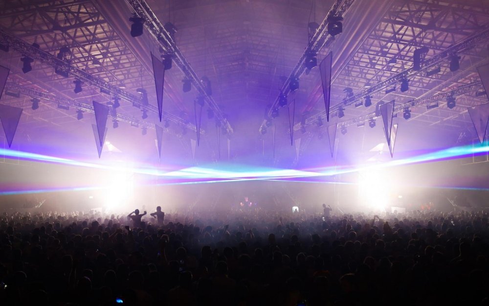 Рок концерт сцена