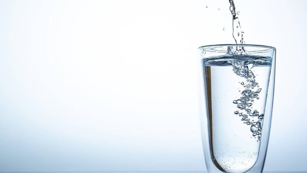 Морская вода в стакане