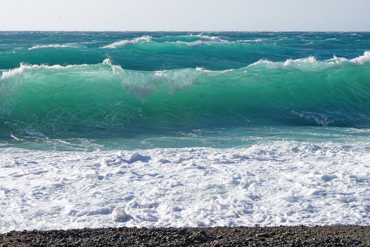 черное море с волнами