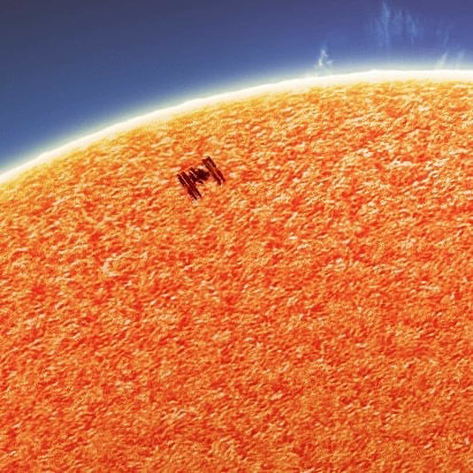 Какое страшное солнце. Эндрю Маккарти солнце. Фотография солнца Эндрю Маккарти. Эндрю Маккарти Луна. Эндрю Маккарти МКС.