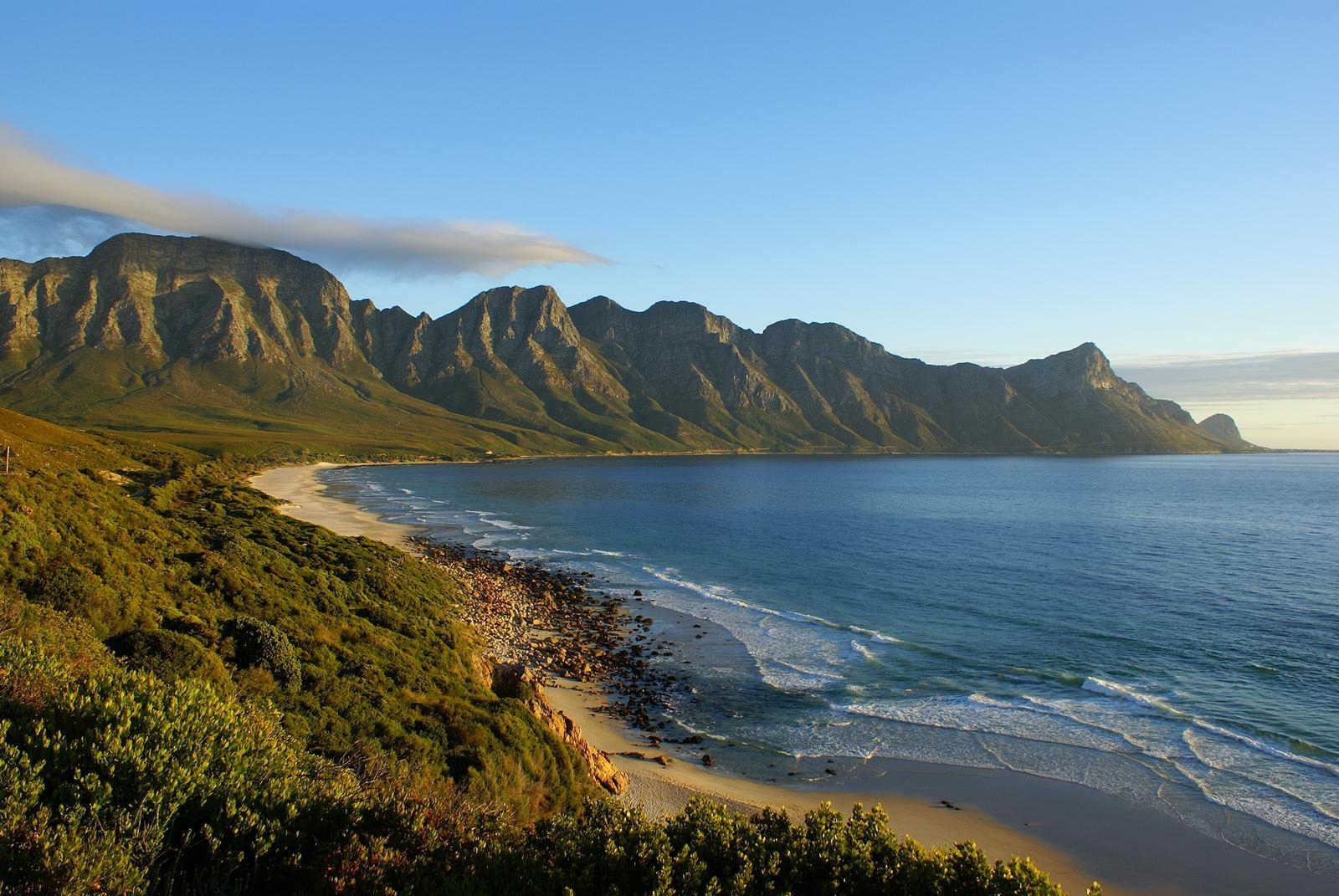 Океан на юге африки. Пляж Робберг ЮАР. Южная Африка Кейптаун природа океаны. ЮАР Южное побережье. Кейптаун Африка природа.