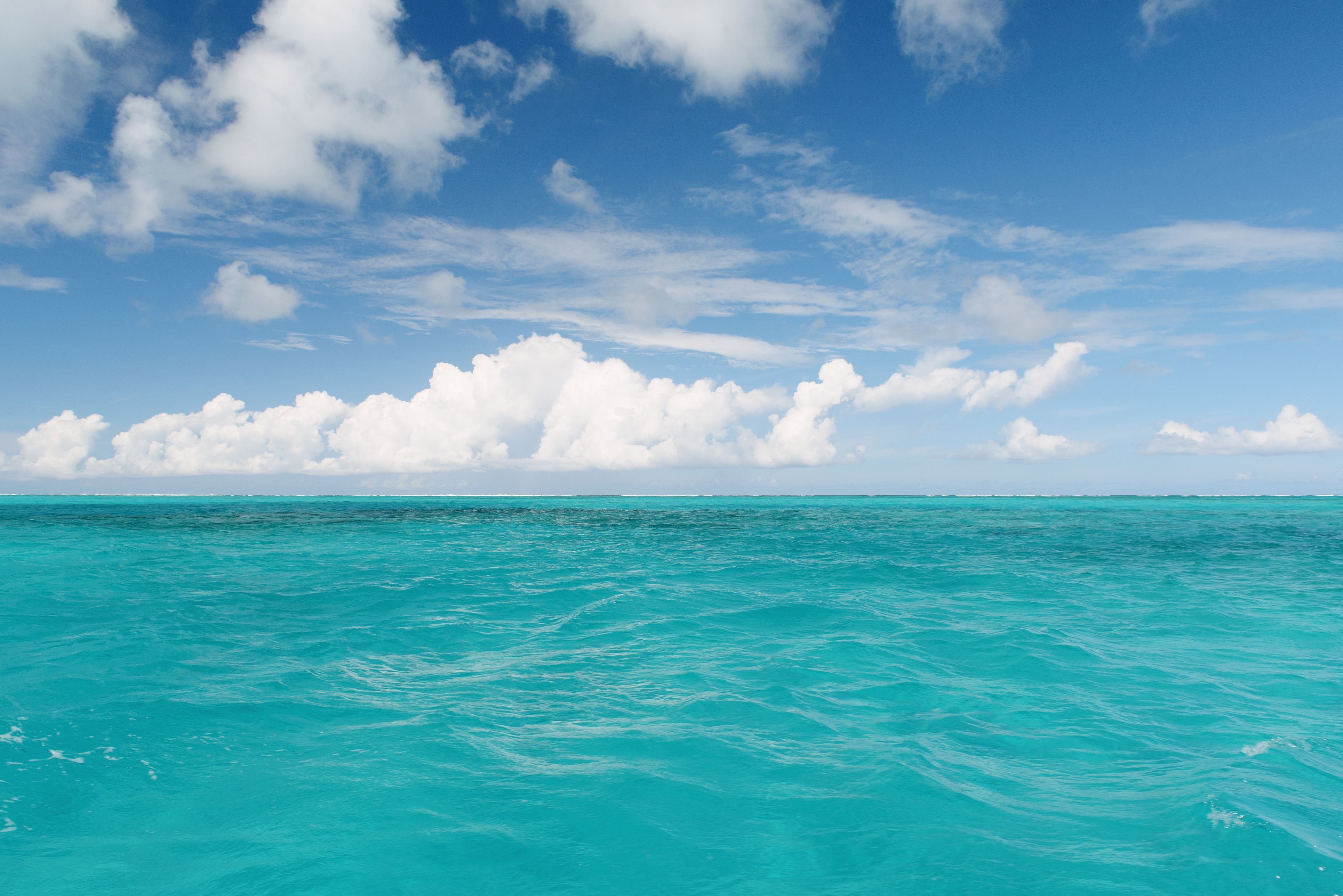 Безграничный океан. Океан. Бирюзовое море. Голубое море. Море и небо.