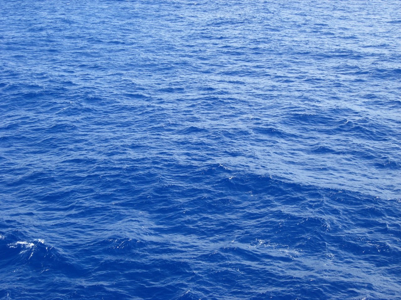 First ocean. Атлантический океан цвет воды. Пресный океан. Океан под водой. Синева океана.