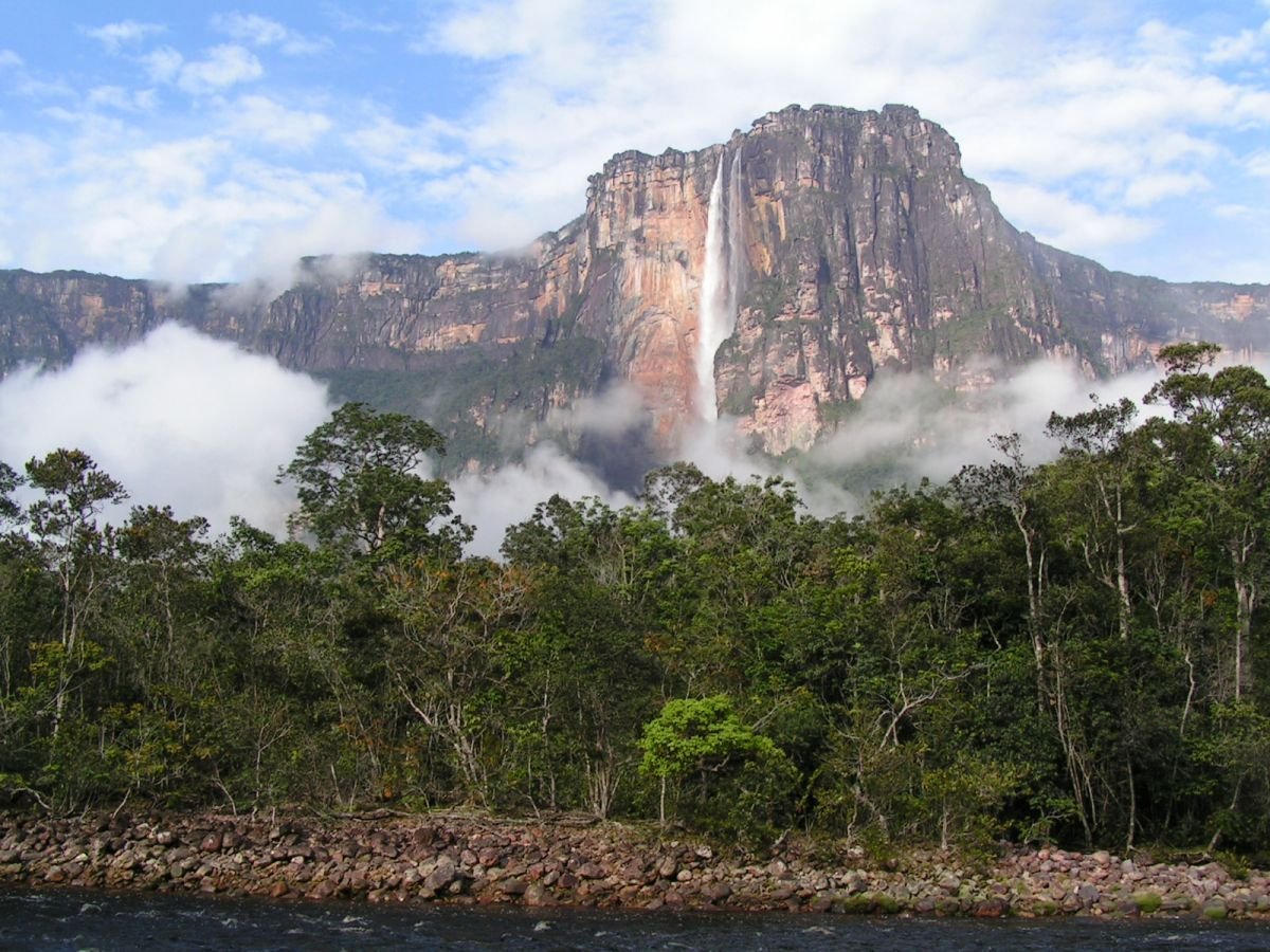 Природные особенности венесуэлы. Национальный парк Канайма Венесуэла. Водопад Анхель в Южной Америке. Канайма водопад Анхель. Парк Канайма Южная Америка.