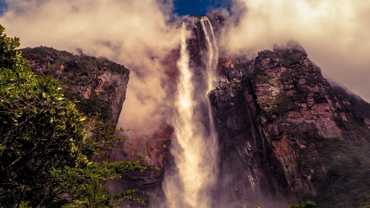 Песня водопад небес. Водопад Анхель Венесуэла. Водопад Анхель вверх. Венесуэла природа. Водопад Анхель красивые фото.