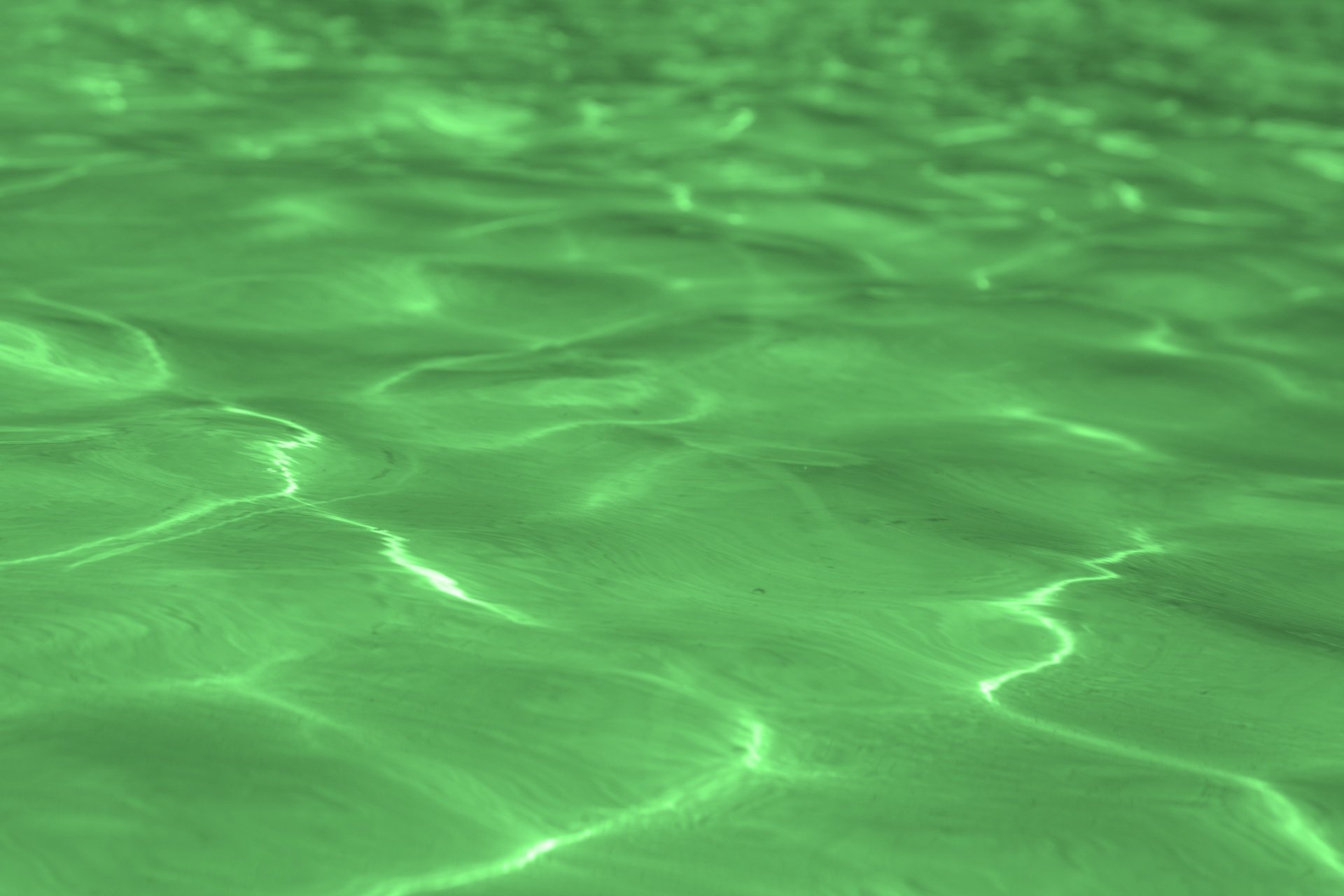 Прозрачная зеленая вода. Зеленая вода. Вода фон. Море зеленого цвета.